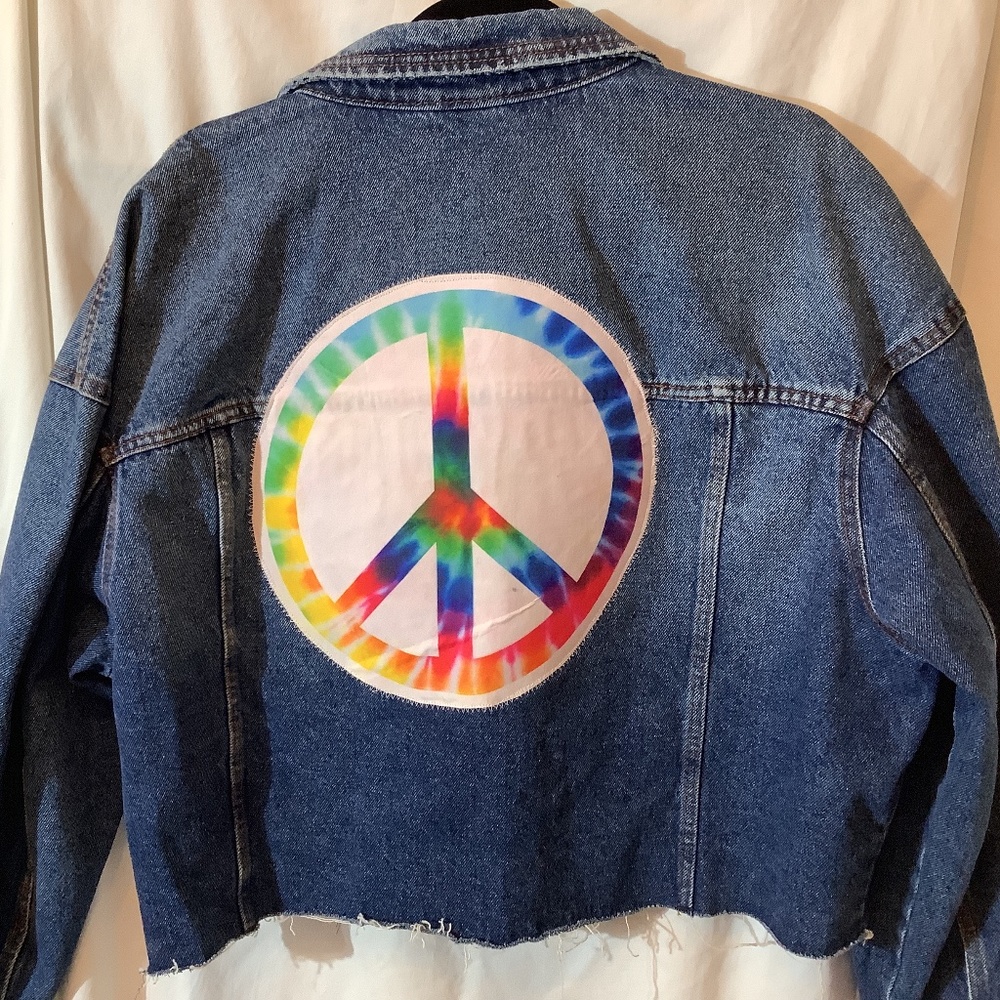 NWT  jean denim distressed jacket plus Upcycled Peace sign‎